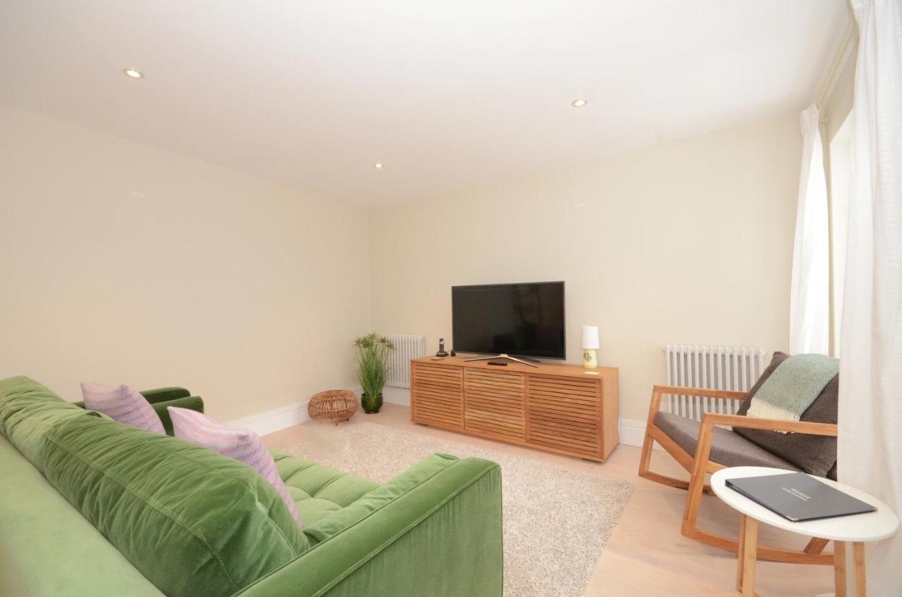 The Mews - 2 Bedroom Luxury, Spacious House With Free Parking York Kültér fotó